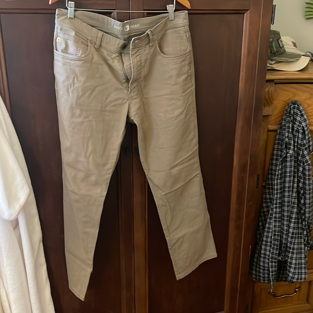 Duck Head Dark Khaki Chinos with Straight Leg Cut 33/32